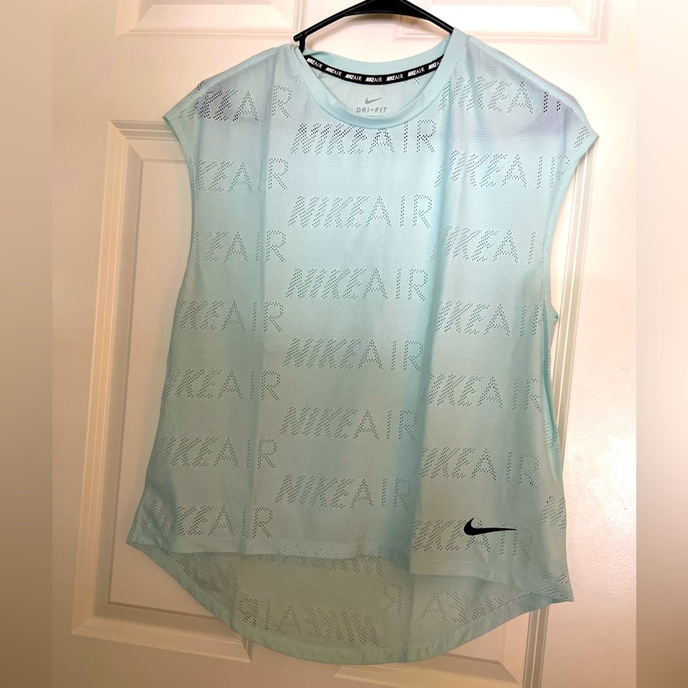 NWOT Nike dri-fit sheer WORKOUT top, light blue, M